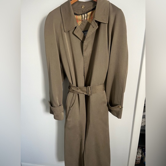 Men’s 42 R Burberry Coat - Picture 1 of 12